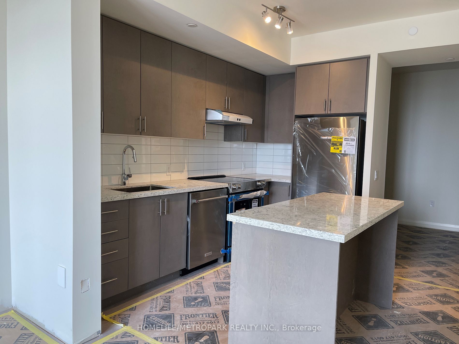9000 Jane Street, #1506