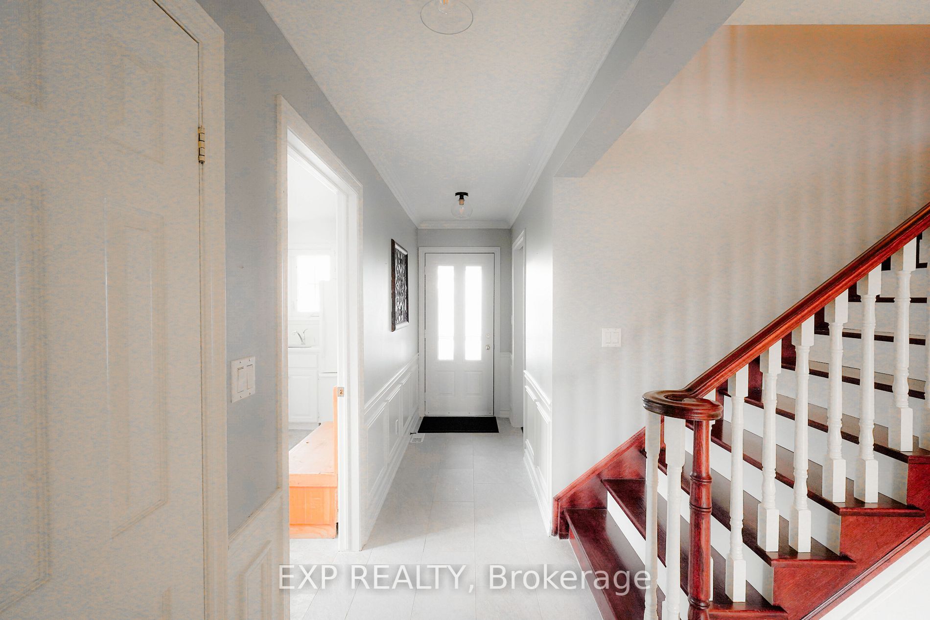 927 Barry Ave