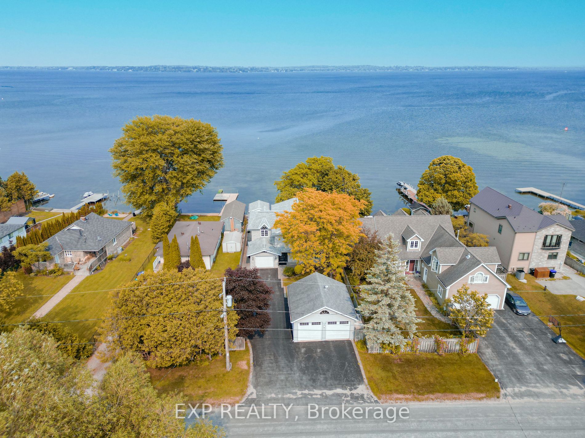927 Barry Ave