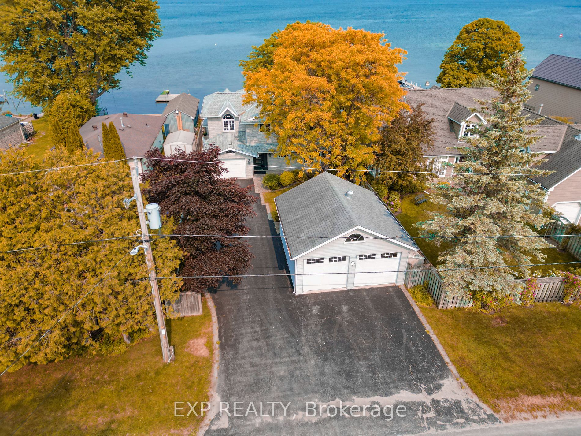 927 Barry Ave