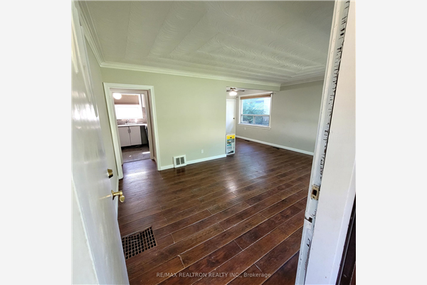74 Millard Ave, Newmarket