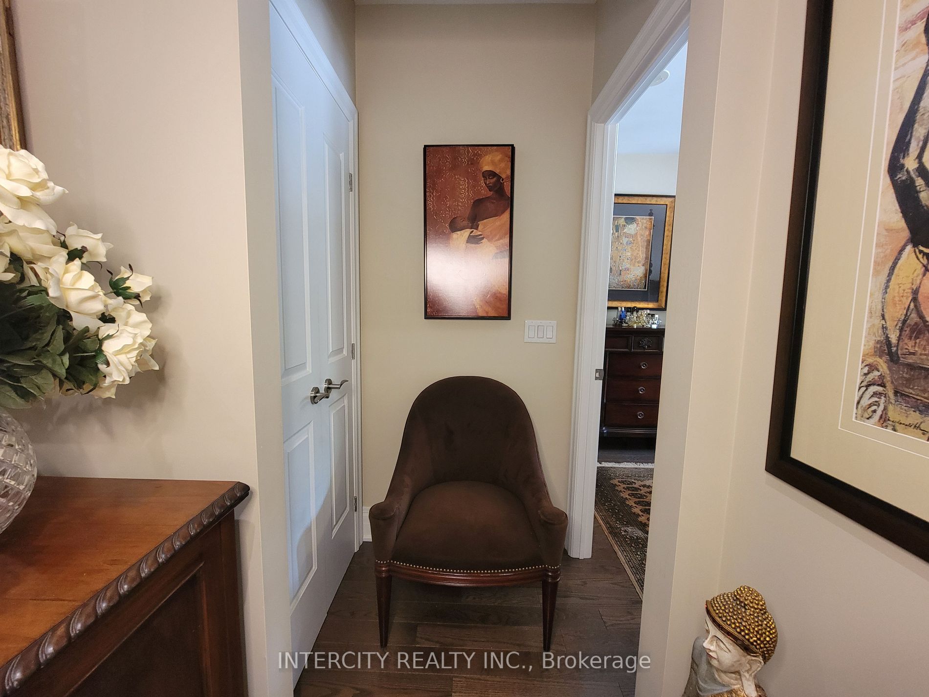 80 Burns Blvd, #235