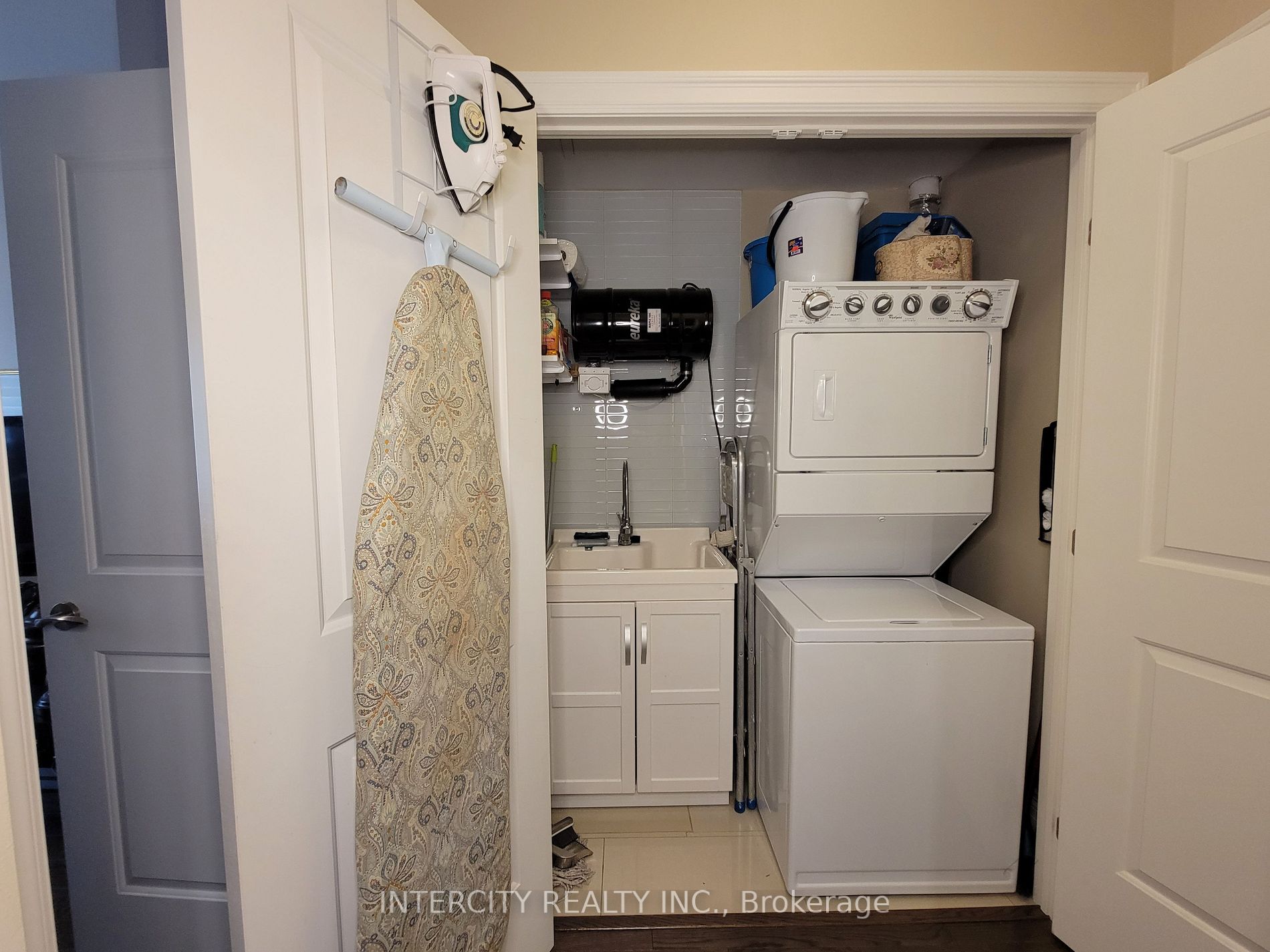 80 Burns Blvd, #235