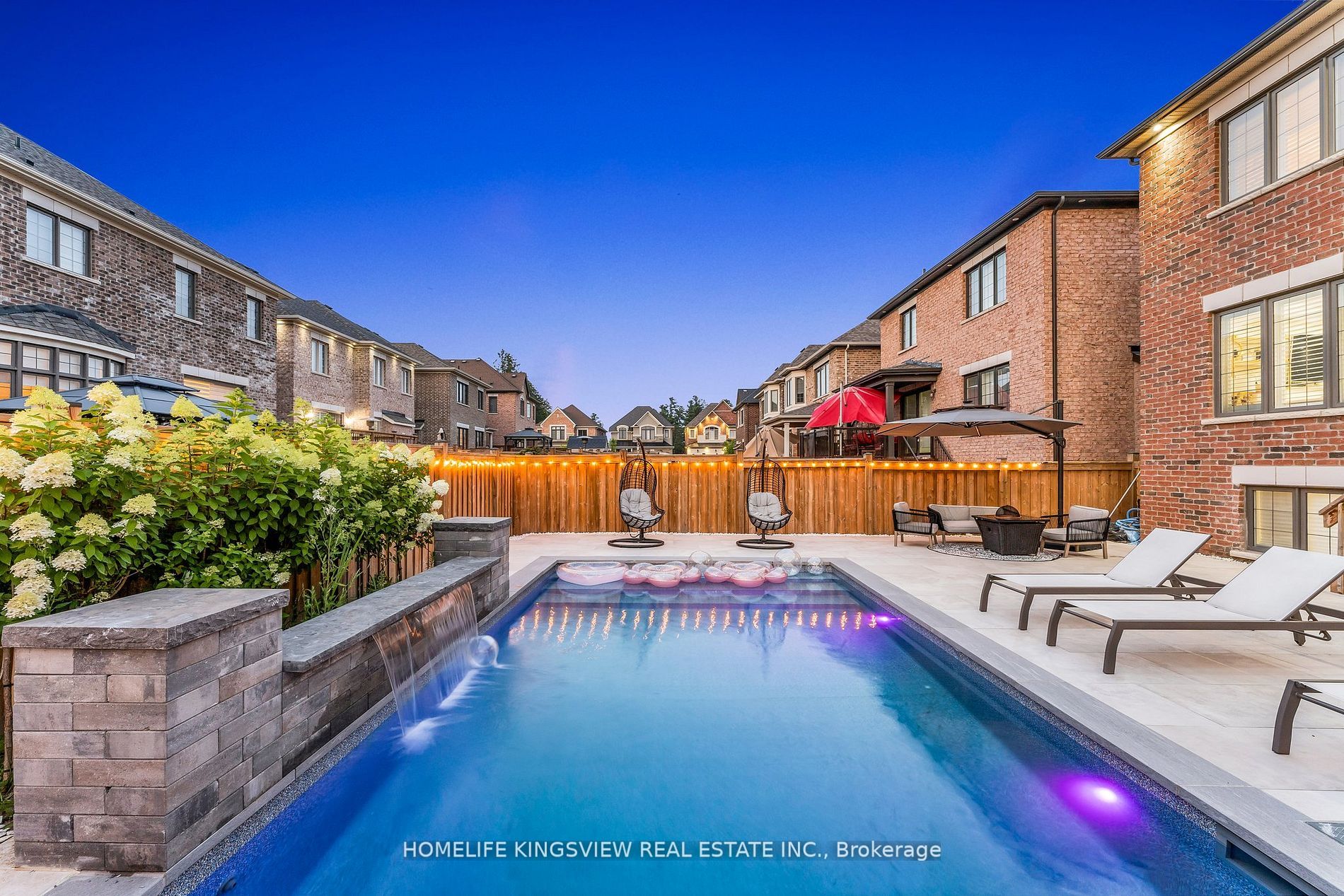 48 Pierre Berton Blvd