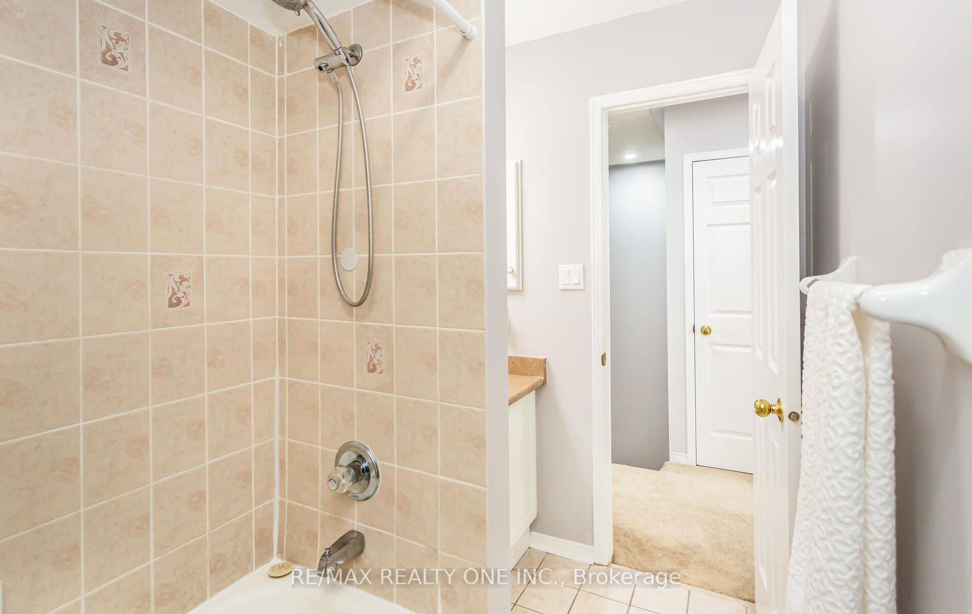 405 Hollandview Tr