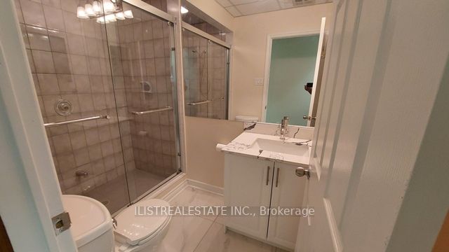 458 Service Rd, #Upper