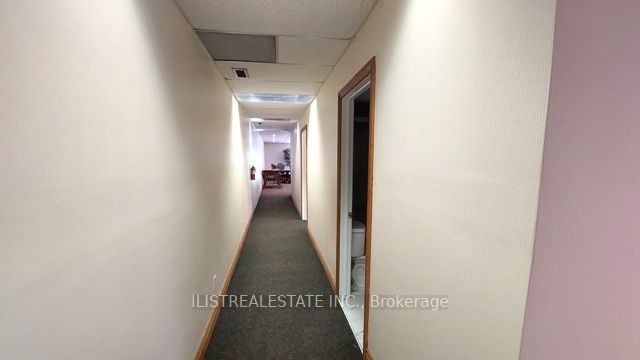 458 Service Rd, #Upper