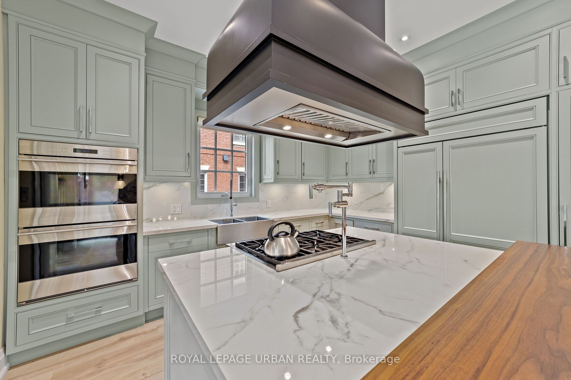 35 Willett Crescent