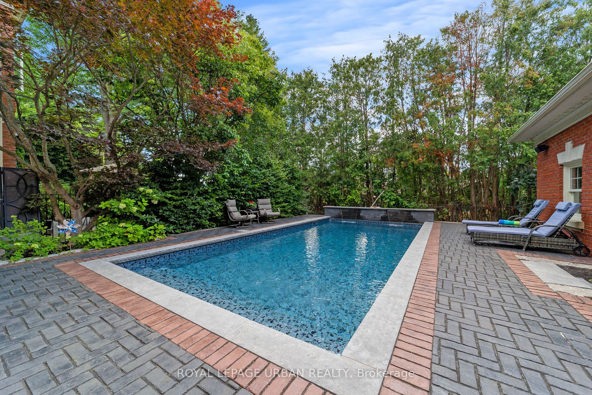 35 Willett Crescent