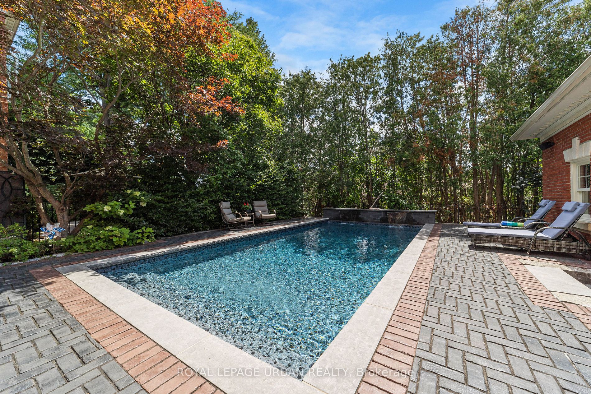 35 Willett Crescent
