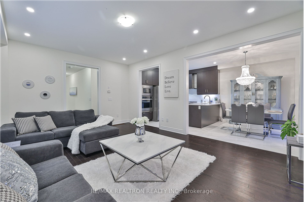 1025 Langford Blvd, Bradford West Gwillimbury