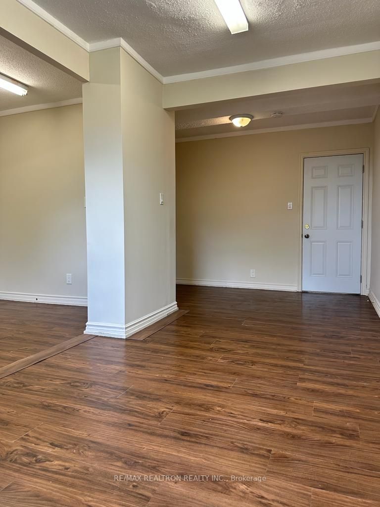 7711 Yonge St, #201C