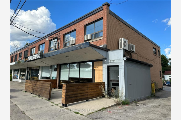 7711 Yonge St