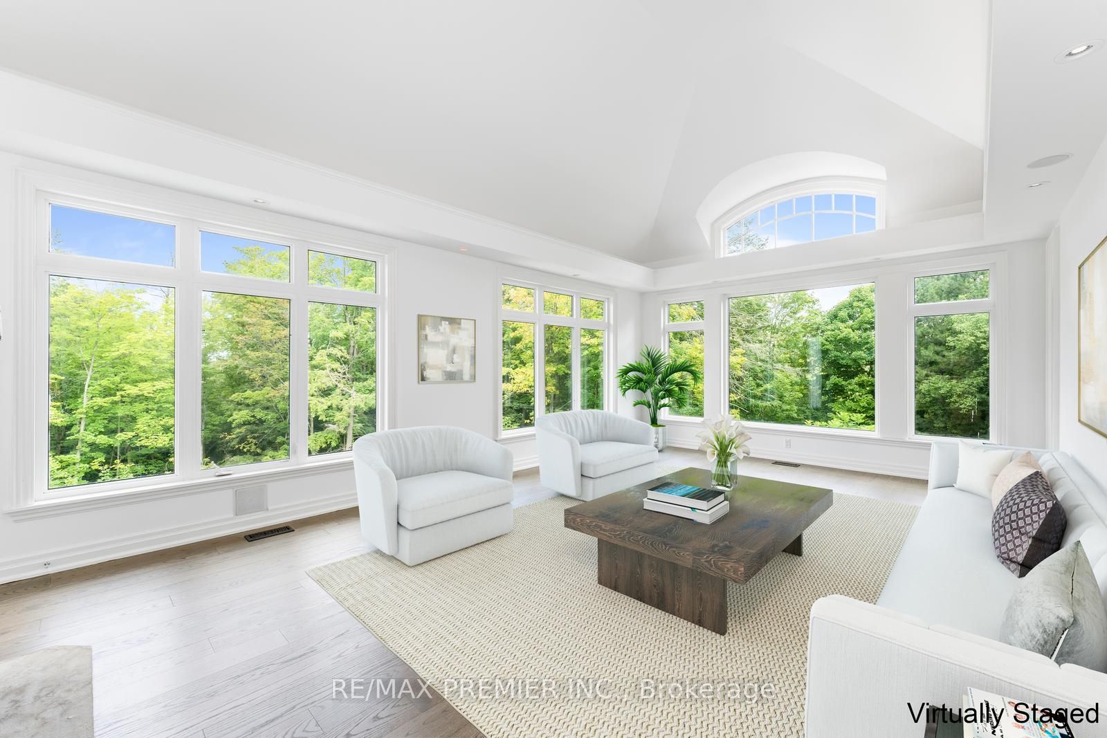 90 Klein's Cres