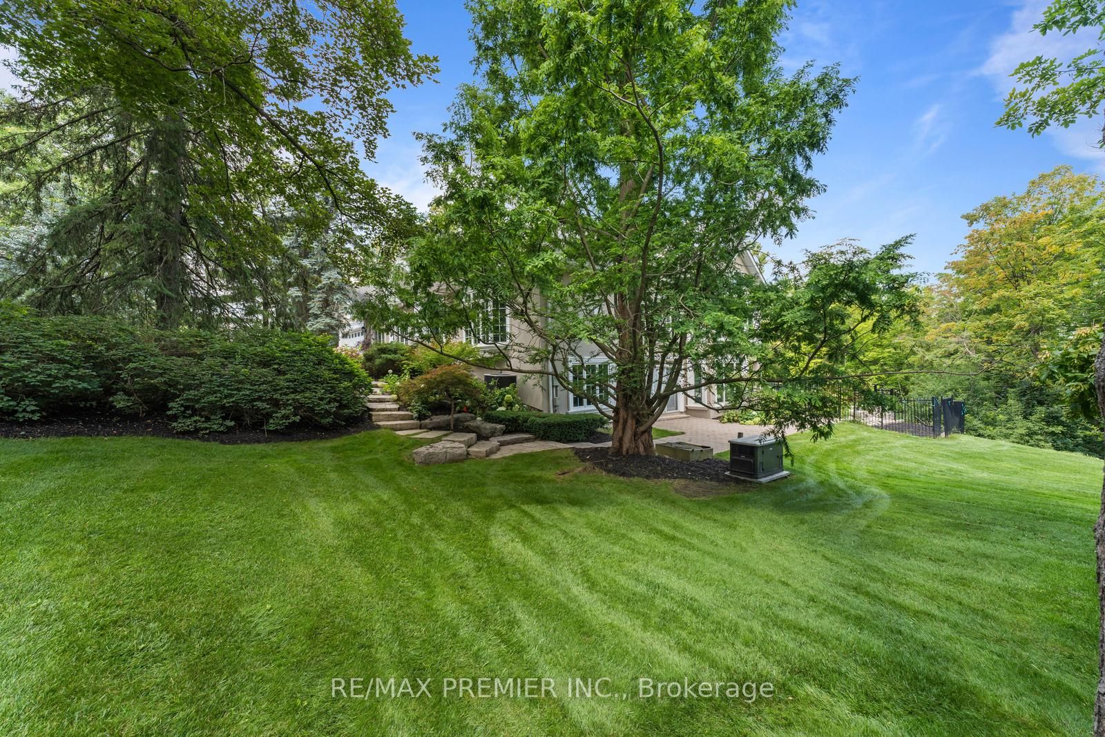 90 Klein's Cres