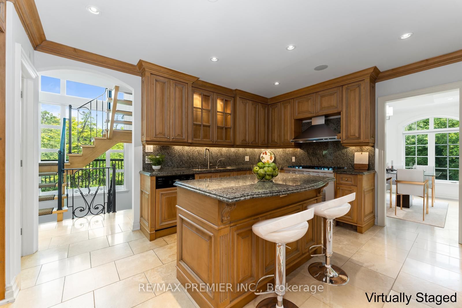 90 Klein's Cres