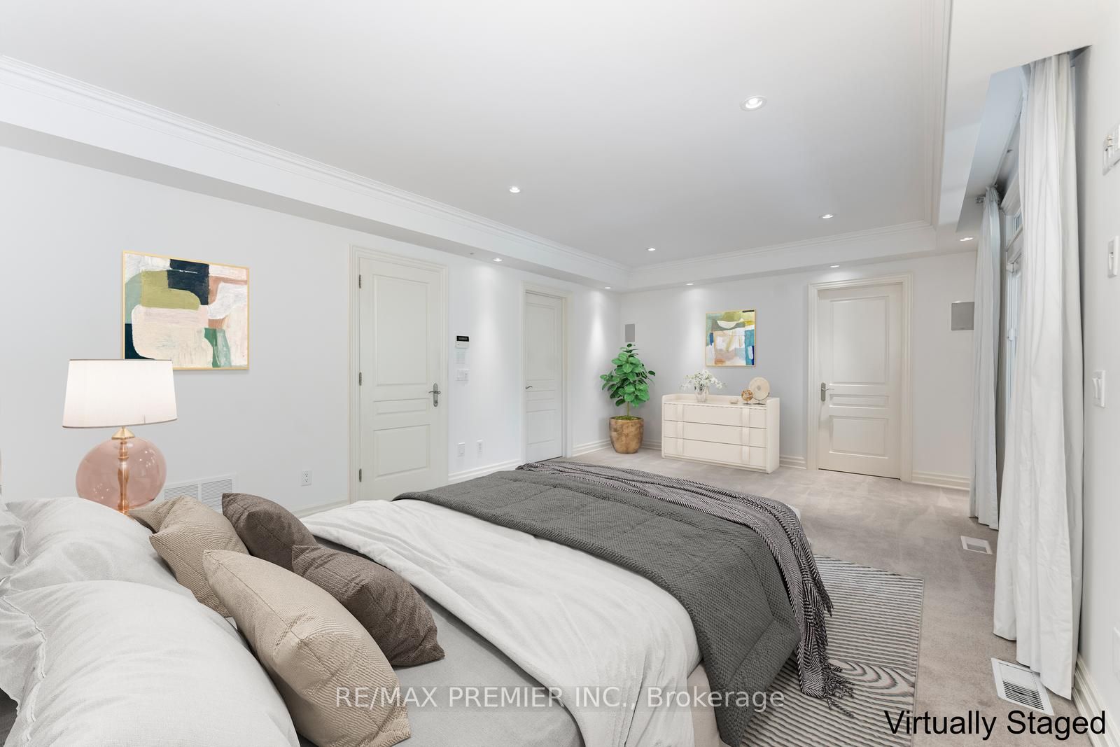 90 Klein's Cres