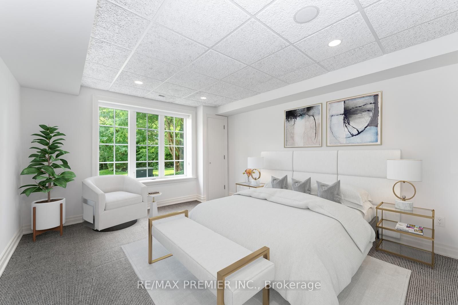 90 Klein's Cres