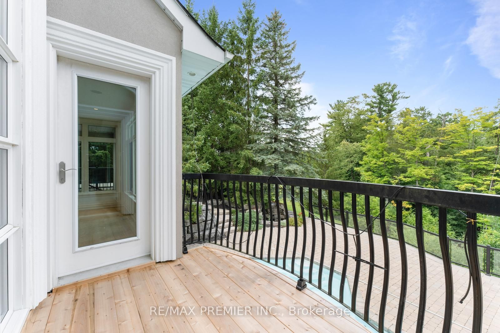 90 Klein's Cres
