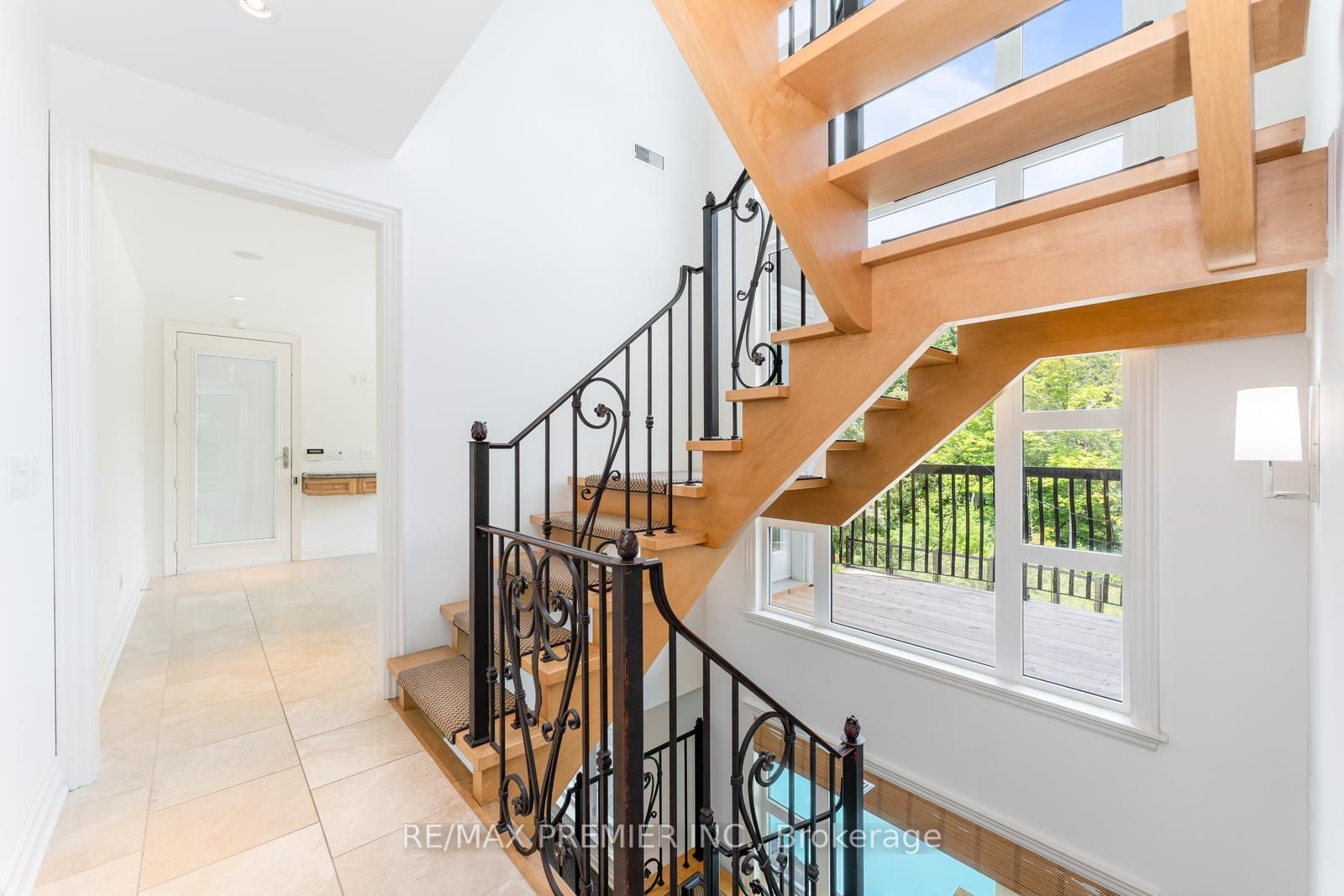 90 Klein's Cres
