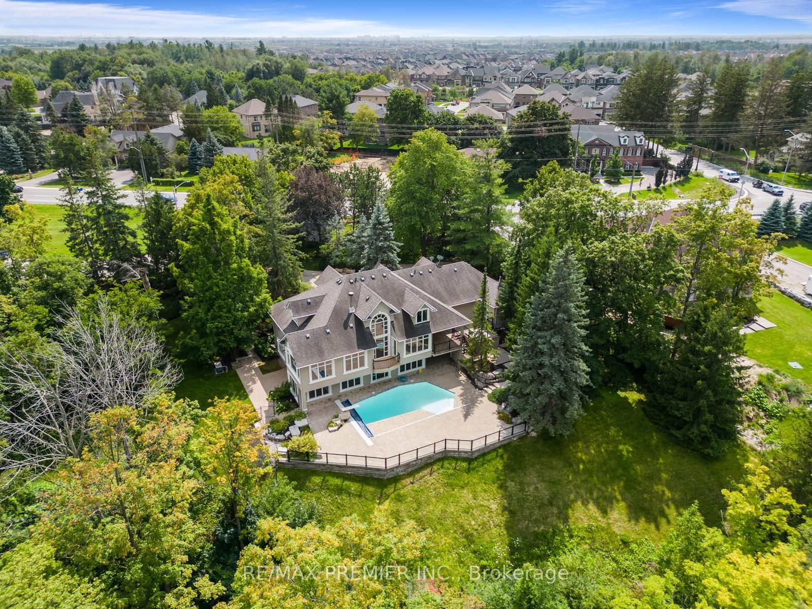 90 Klein's Cres