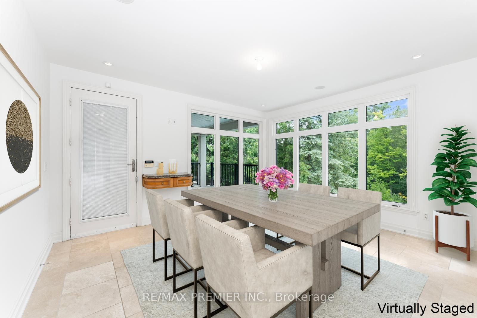 90 Klein's Cres