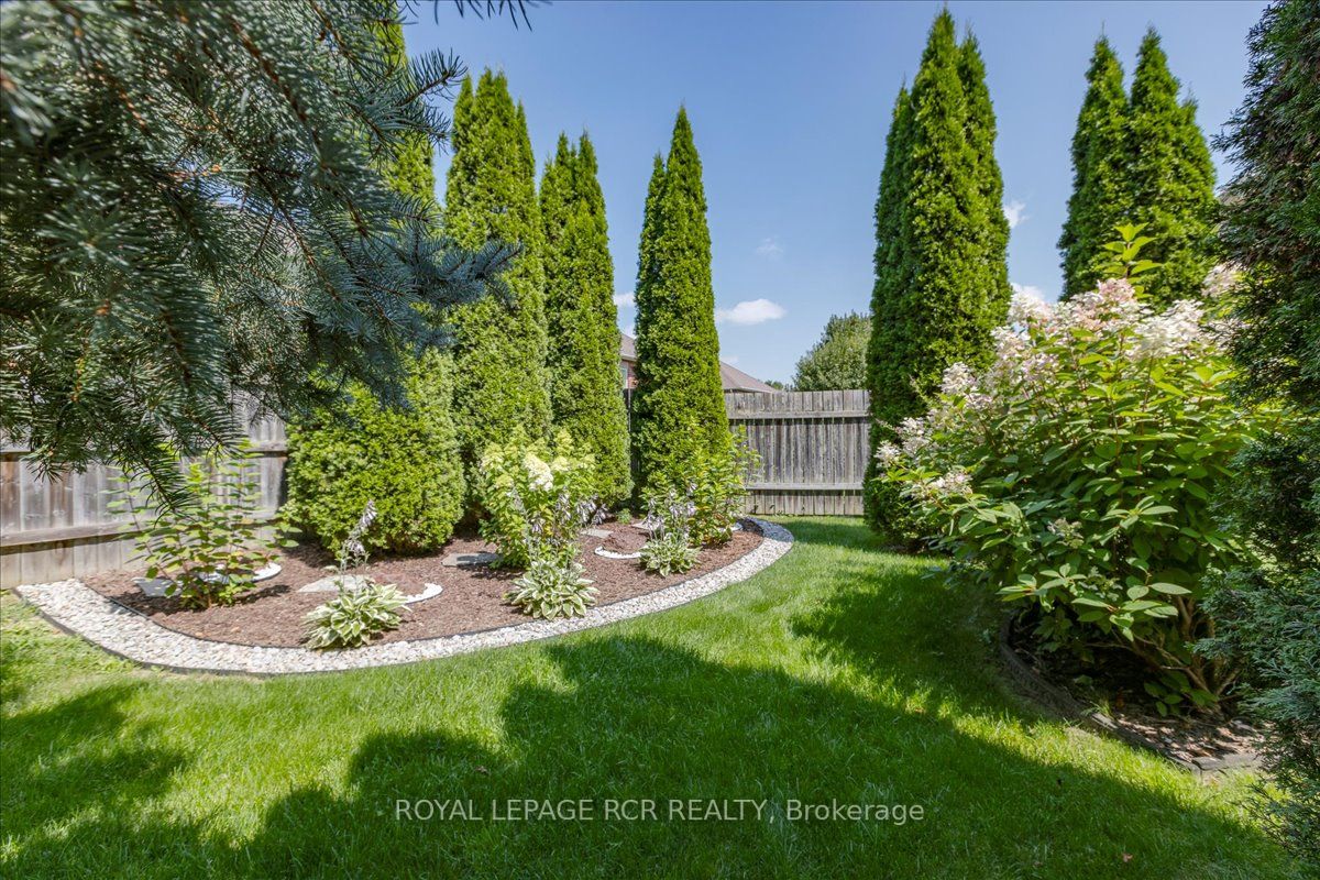 21 Meadow's End Cres