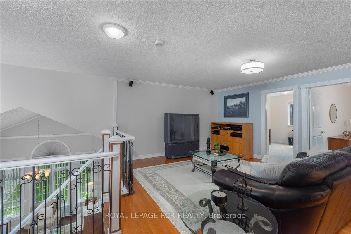 21 Meadow's End Cres