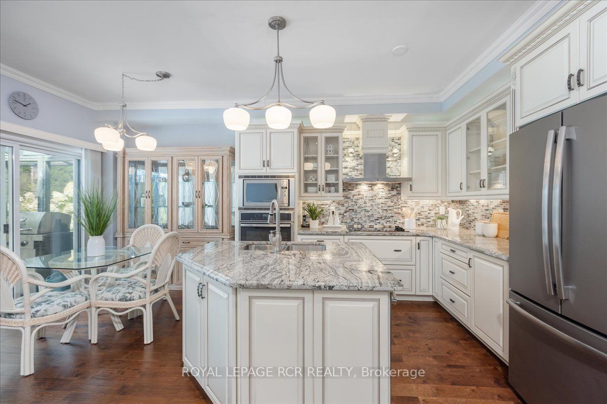 21 Meadow's End Cres