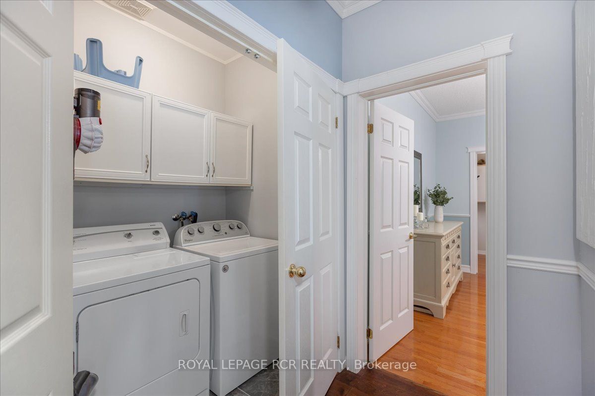 21 Meadow's End Cres