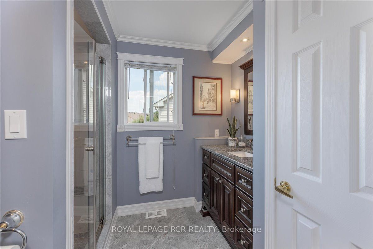 21 Meadow's End Cres
