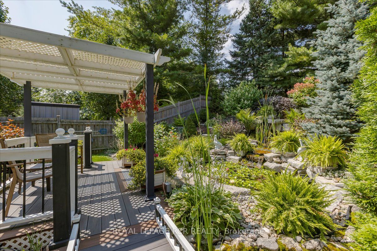 21 Meadow's End Cres