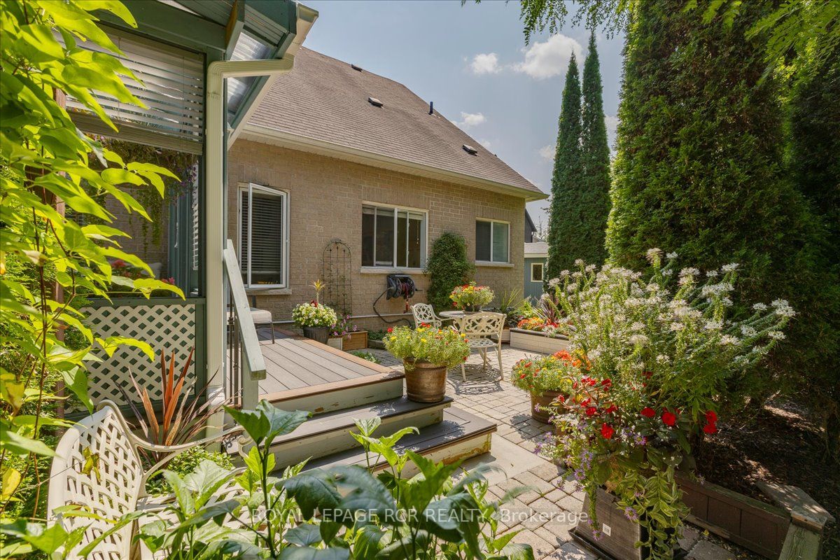 21 Meadow's End Cres