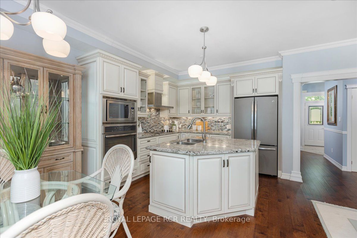 21 Meadow's End Cres