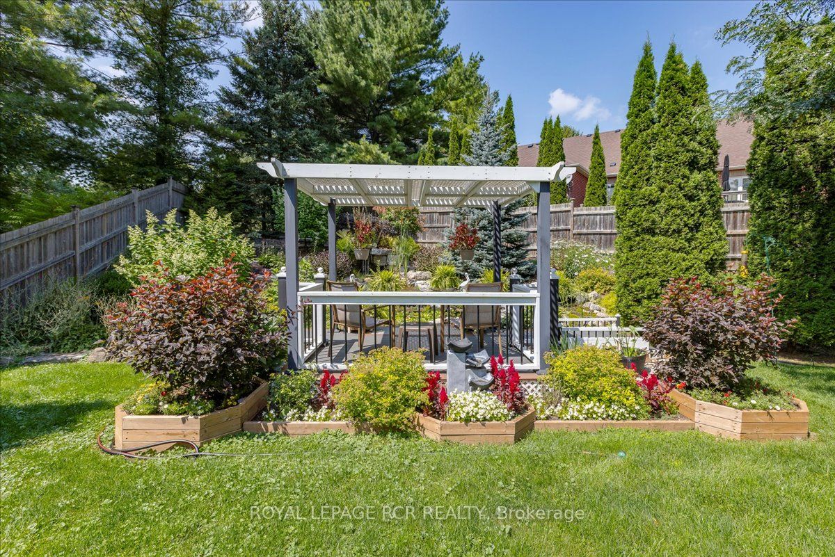 21 Meadow's End Cres