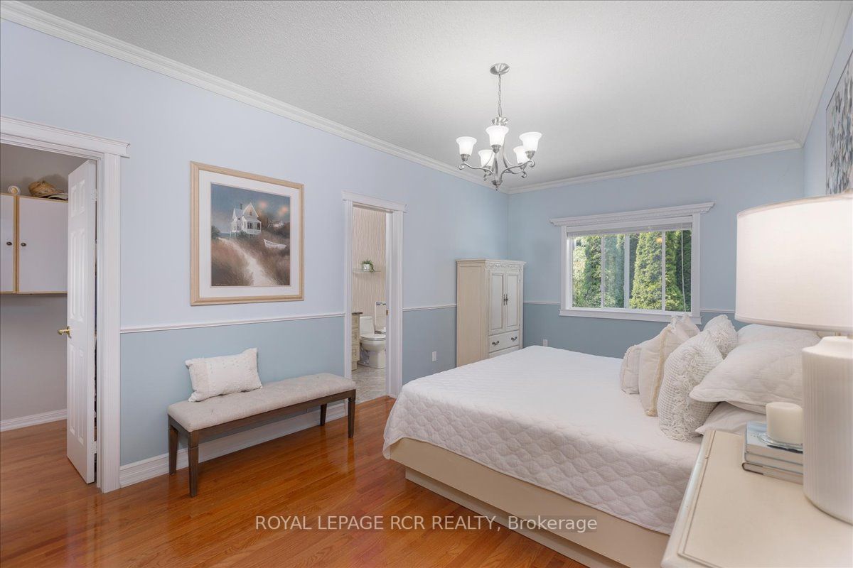 21 Meadow's End Cres