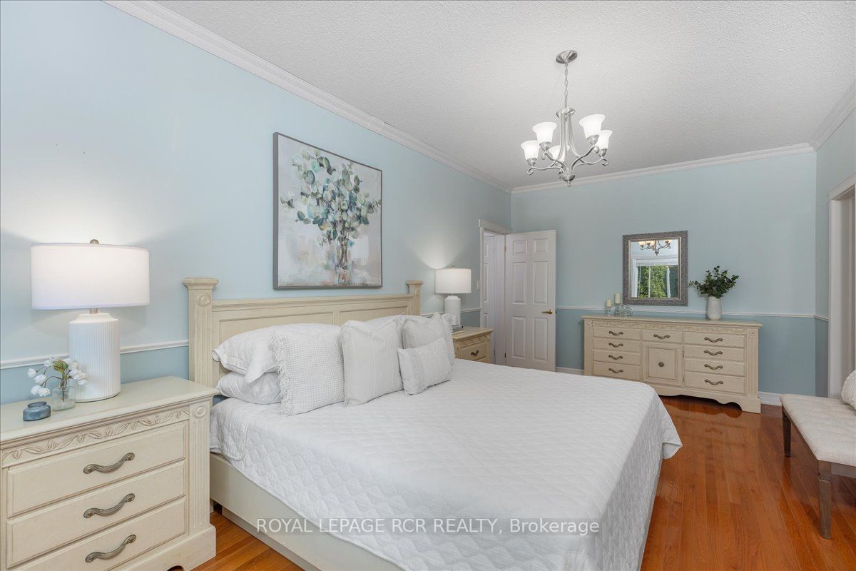 21 Meadow's End Cres