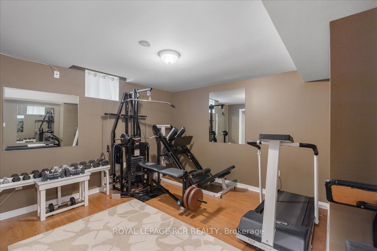 21 Meadow's End Cres