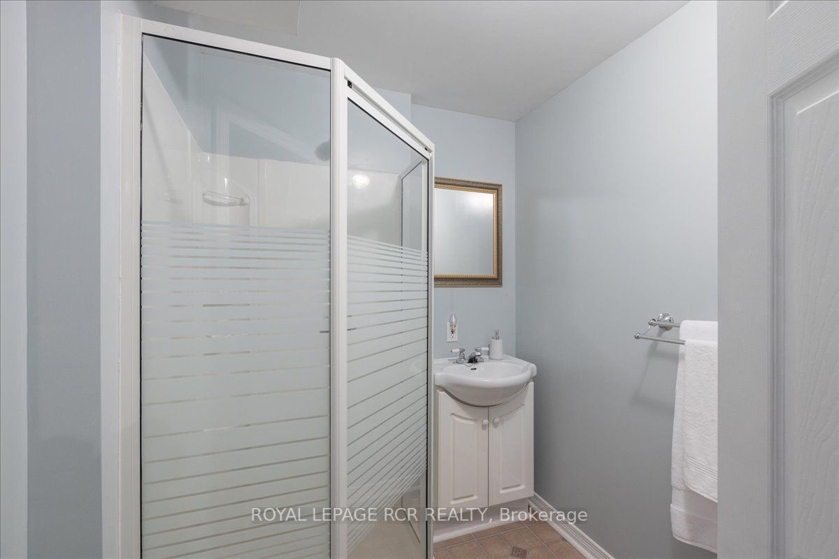 21 Meadow's End Cres