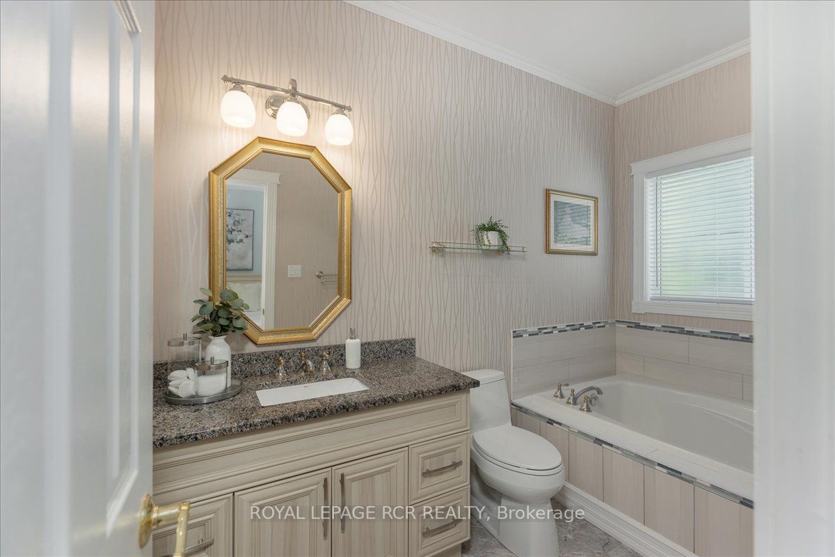21 Meadow's End Cres
