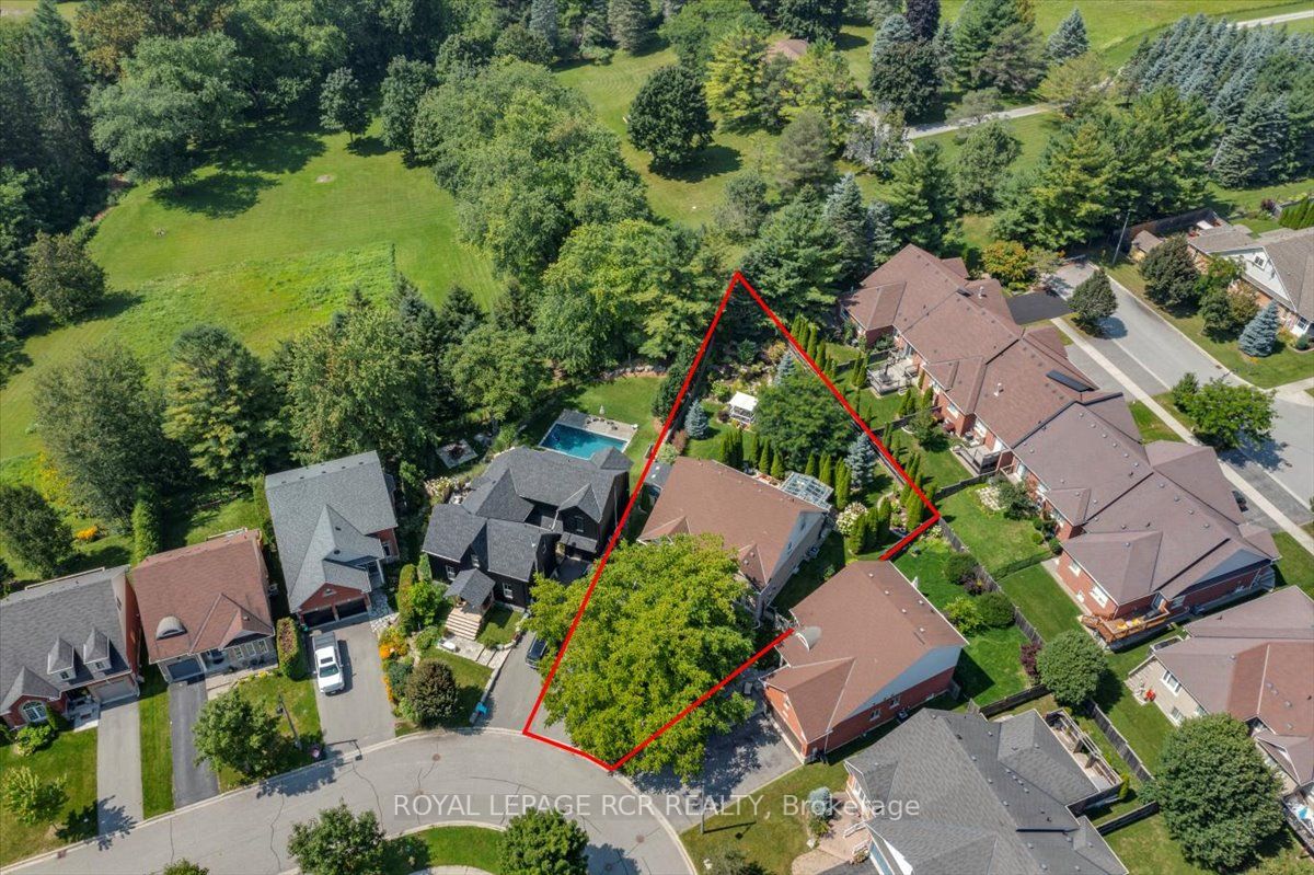 21 Meadow's End Cres