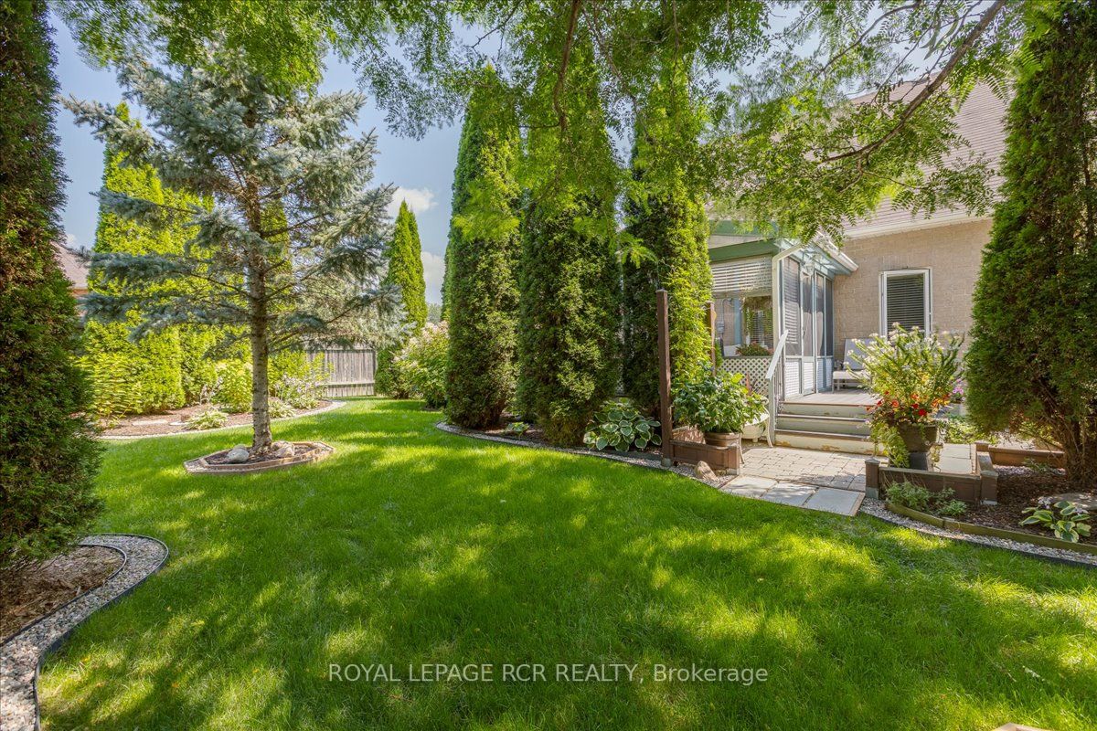 21 Meadow's End Cres