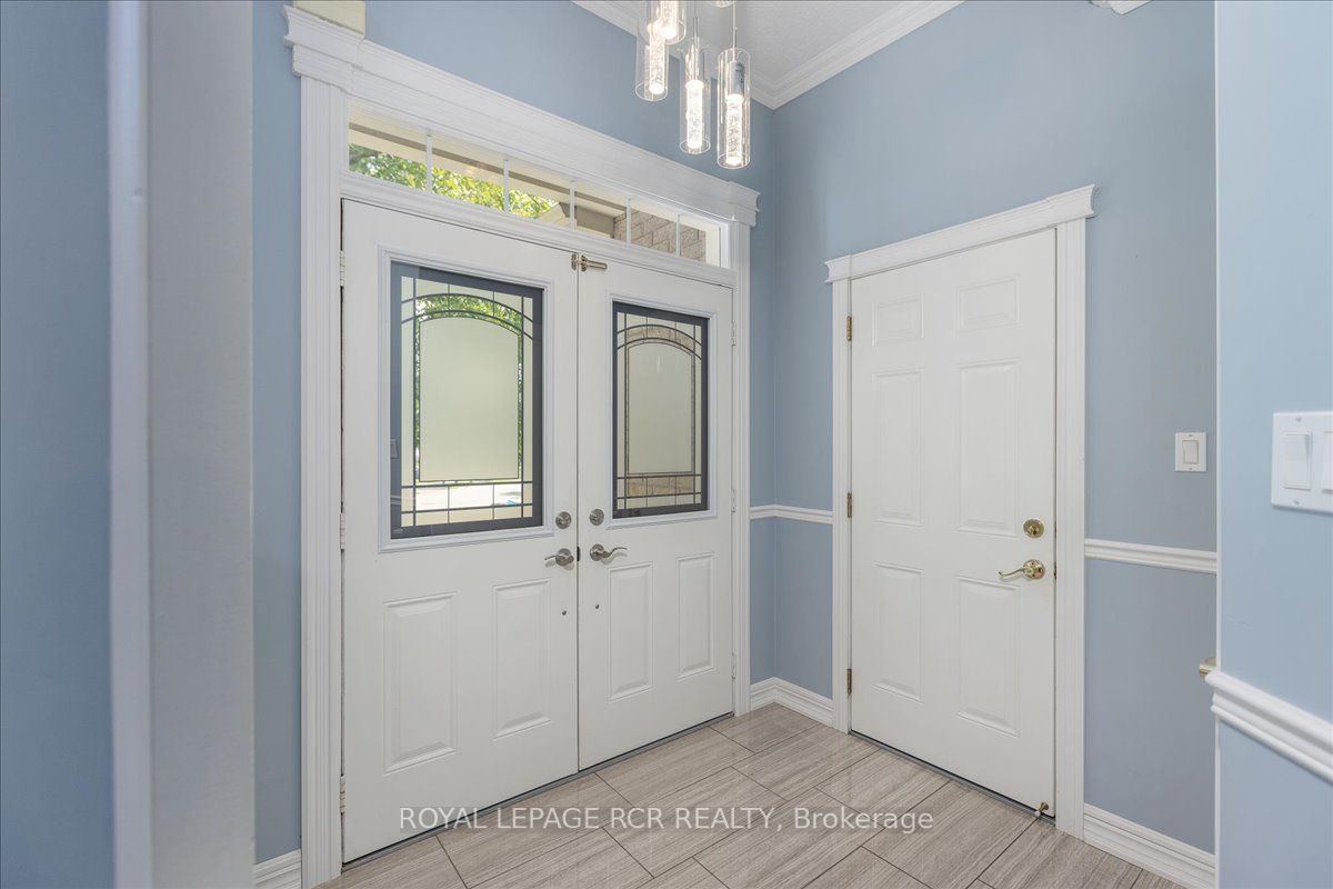 21 Meadow's End Cres