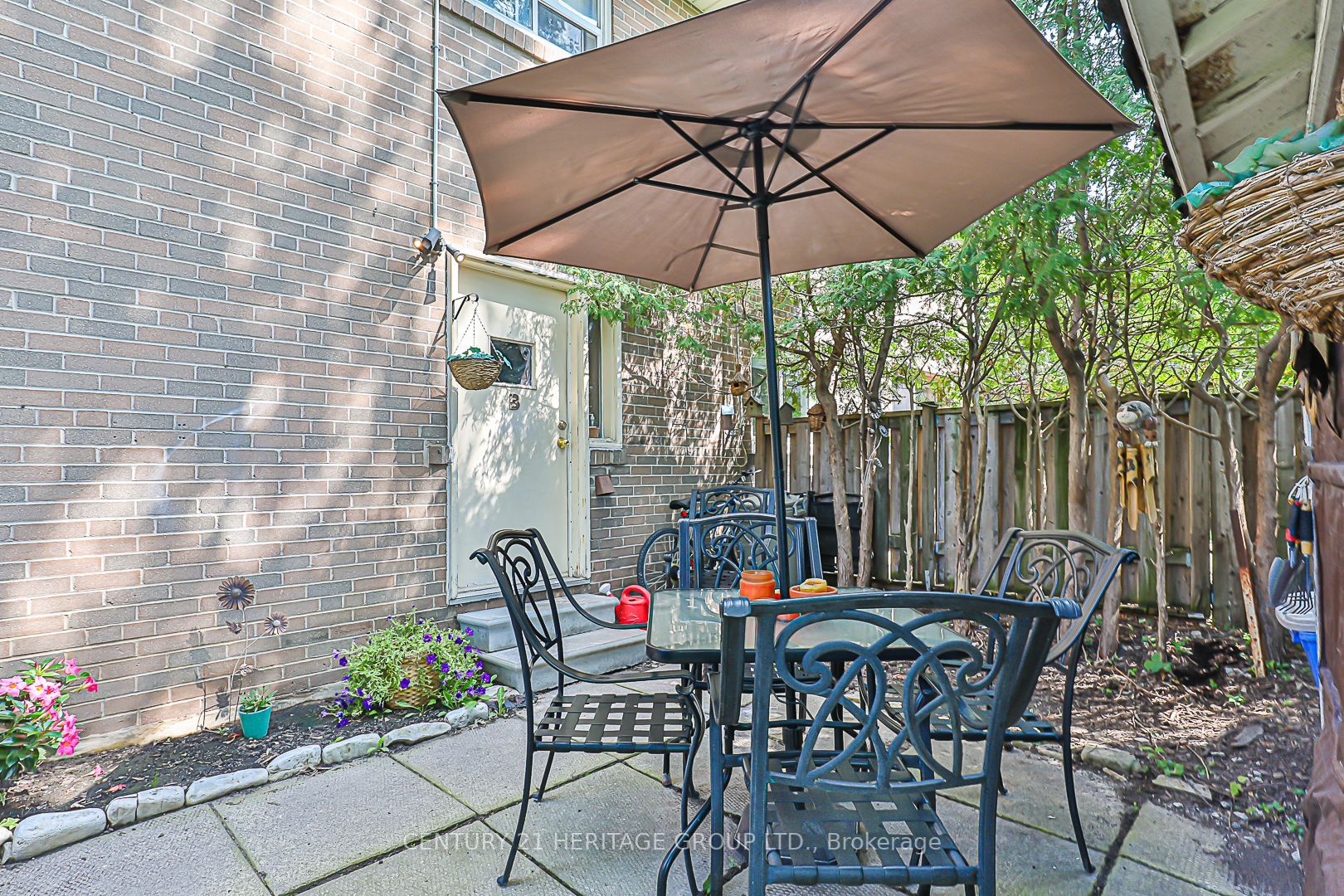 17 Jasper Dr