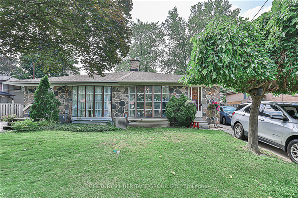 17 Jasper Dr, Aurora
