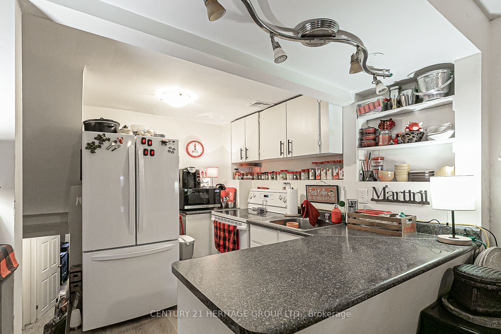 17 Jasper Dr