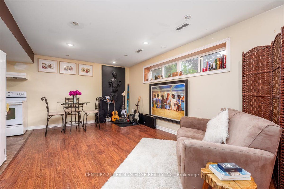 53 Hill Dr