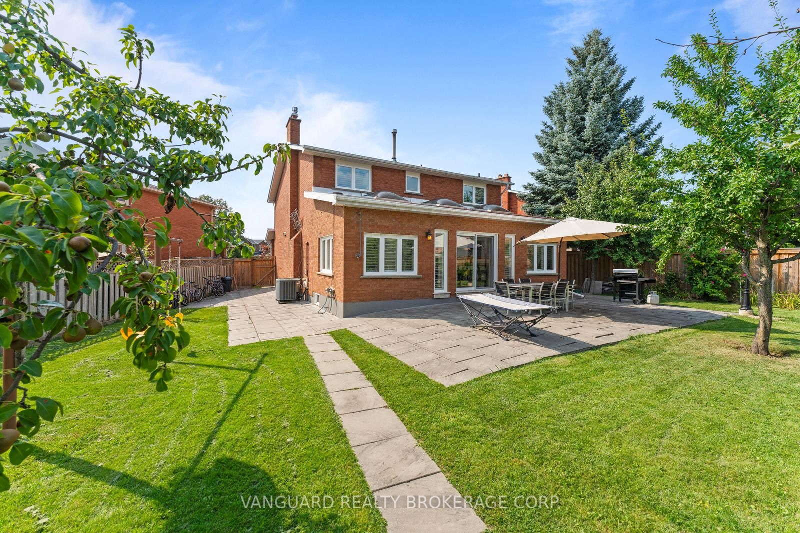 55 Governor Cres