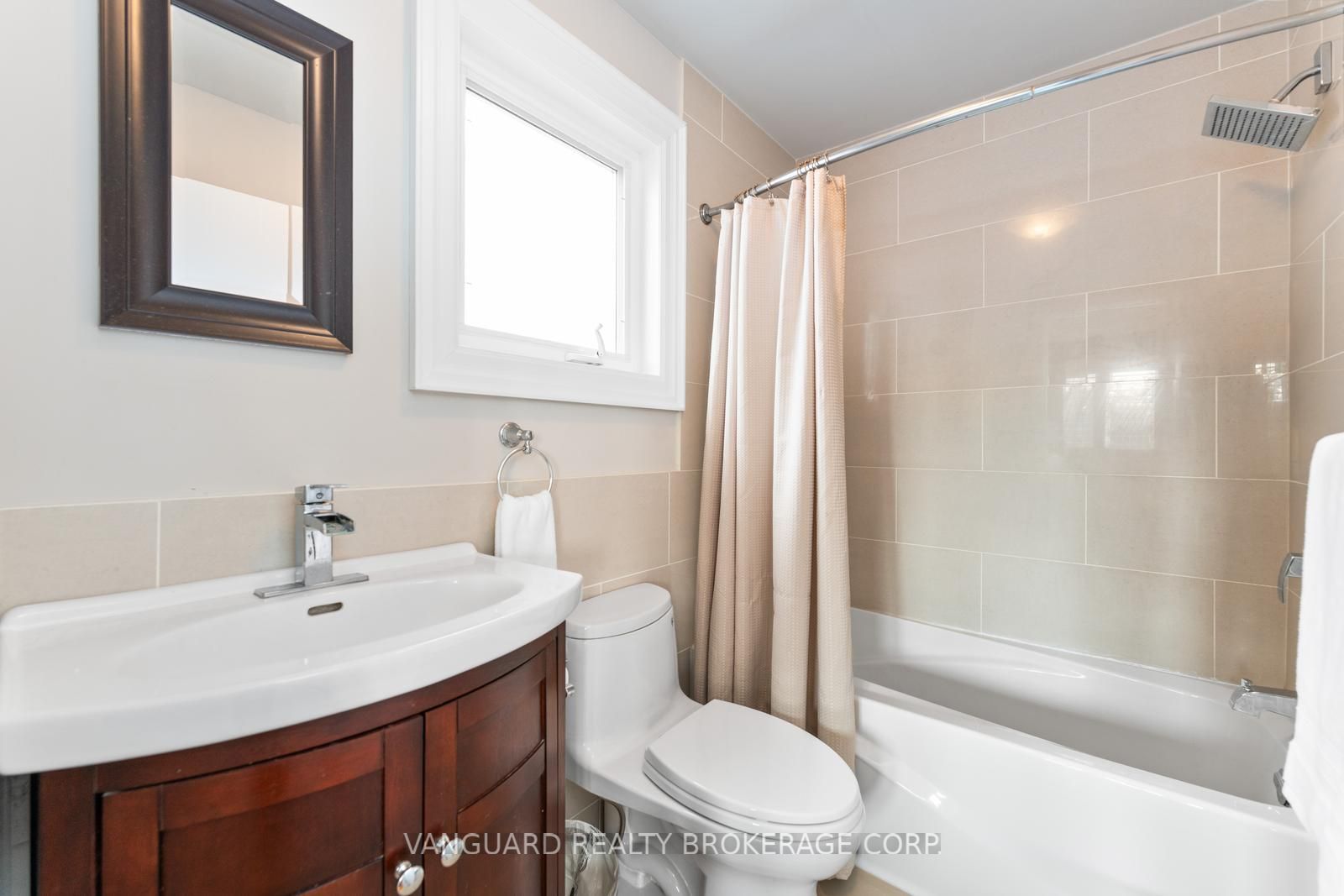 55 Governor Cres