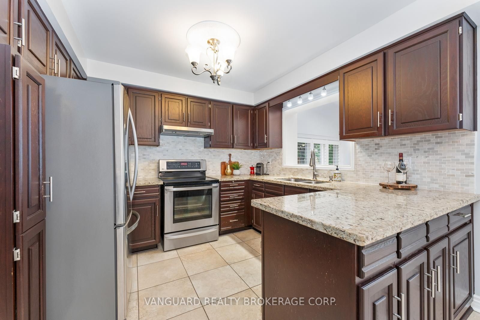 55 Governor Cres